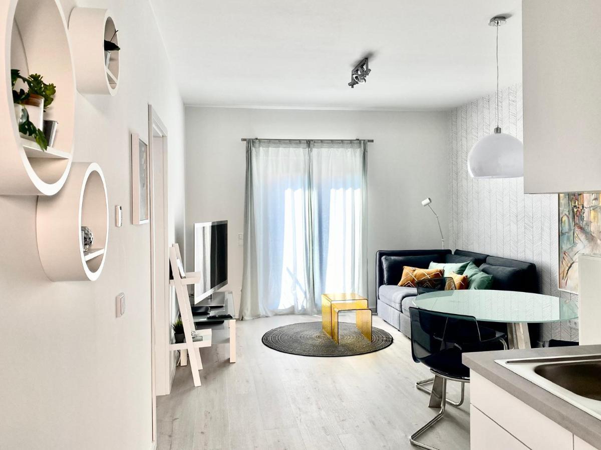Modernes Apartment, Terrasse Und Garten Am Lilienthalpark Im Suedwesten Berlins Berlim Exterior foto