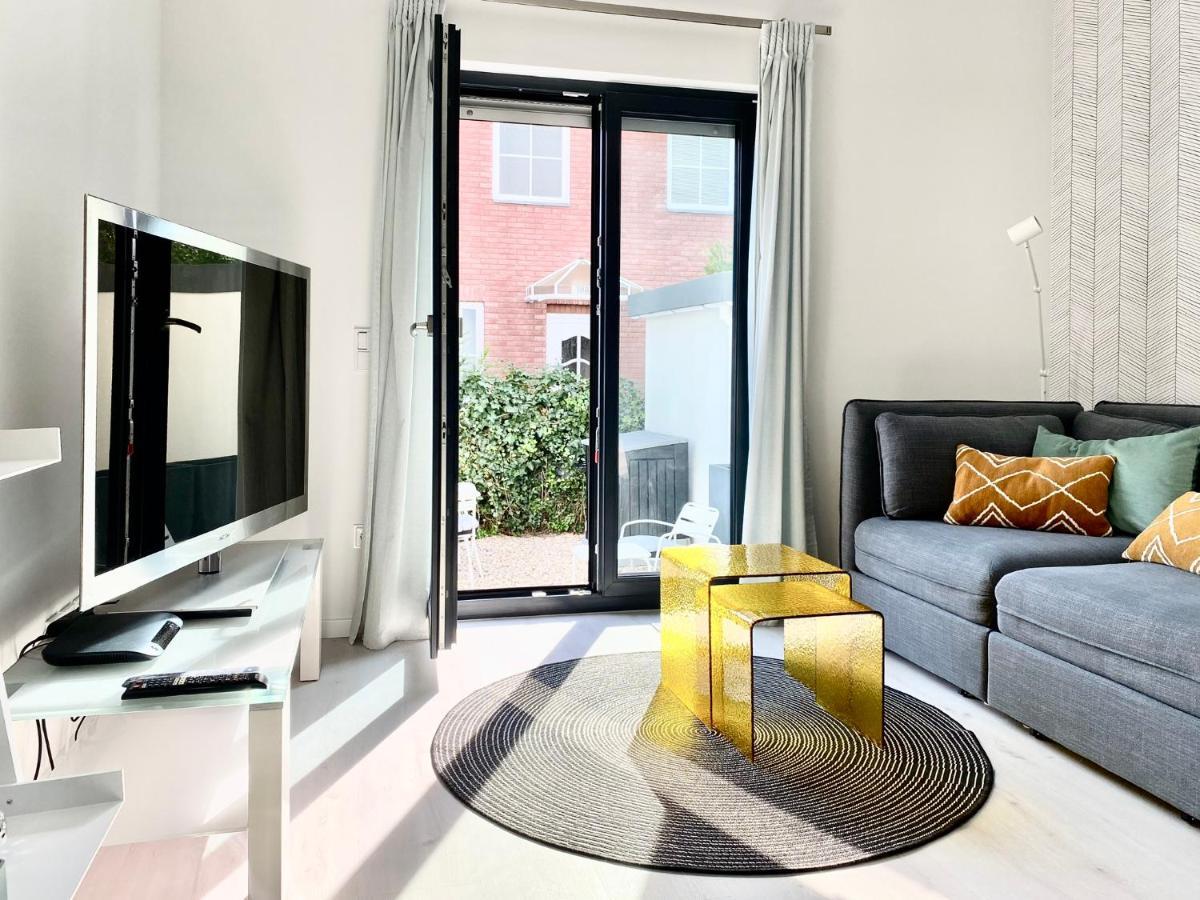 Modernes Apartment, Terrasse Und Garten Am Lilienthalpark Im Suedwesten Berlins Berlim Exterior foto
